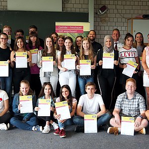 24 Schülerinnen und Schüler bekommen ihren offiziellen Coolrider-Ausweis verliehen