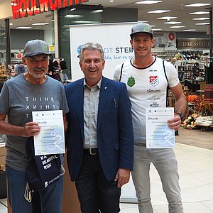Das aktivste STADTRADELN-Team aus Stein Cycling Magpie zusammen mit Ersten Bürgermeister Kurt Krömer